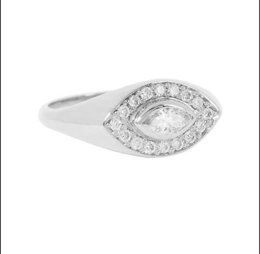 Eva Ring